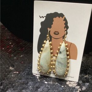 Elegant Gold and Cream Earrings